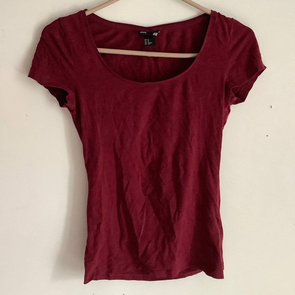 3/20$⭐️Basic red t-shirt